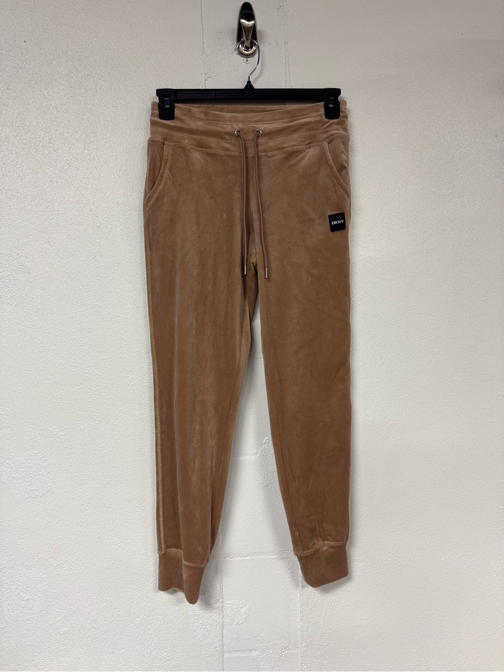Dkny Women’s Tan Velour Jogger Pants